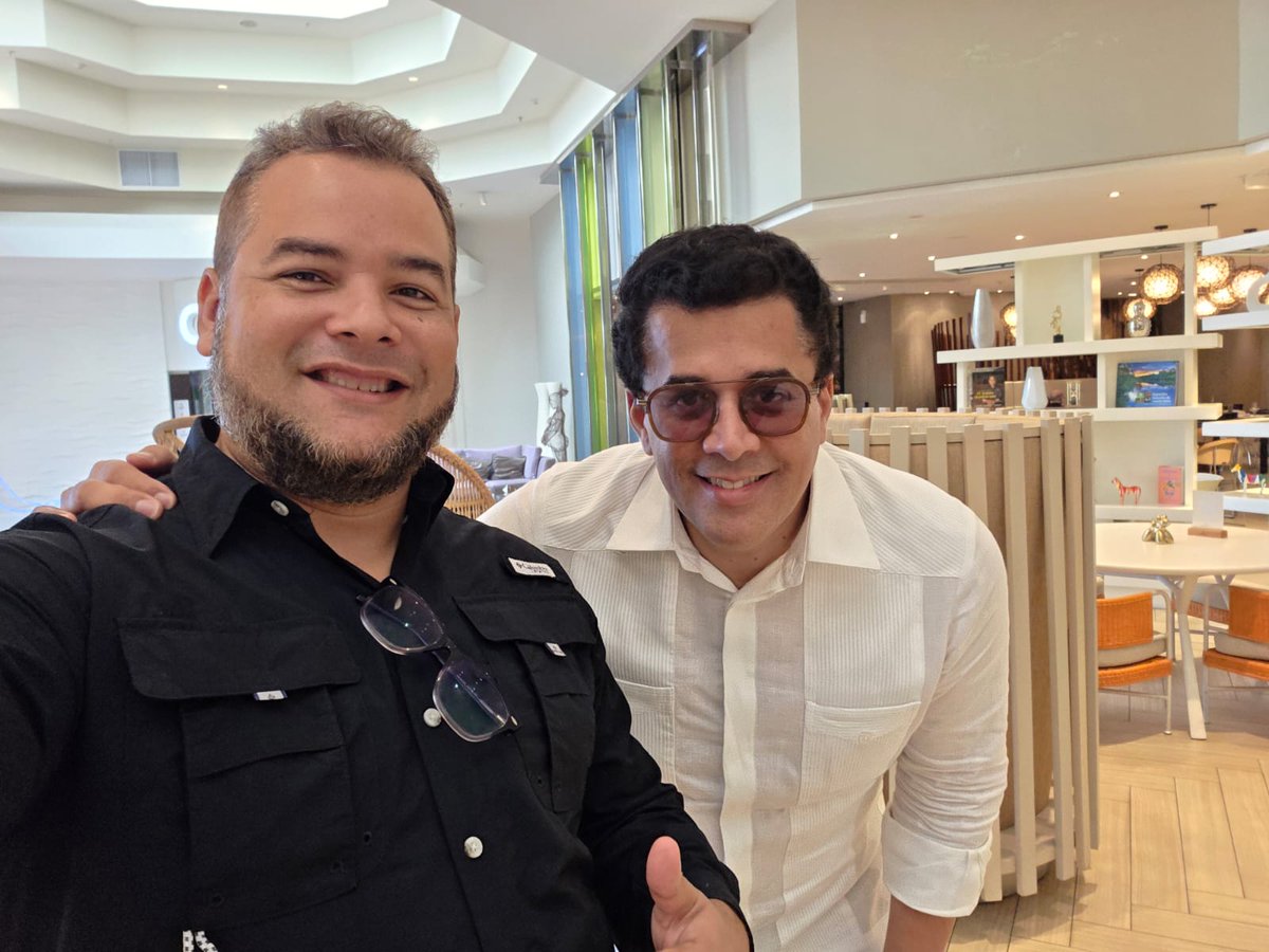 Felicidades hermano <a href="/DavidColladoM/">David Collado</a> que Dios te colme de grandes bendiciones en este día.