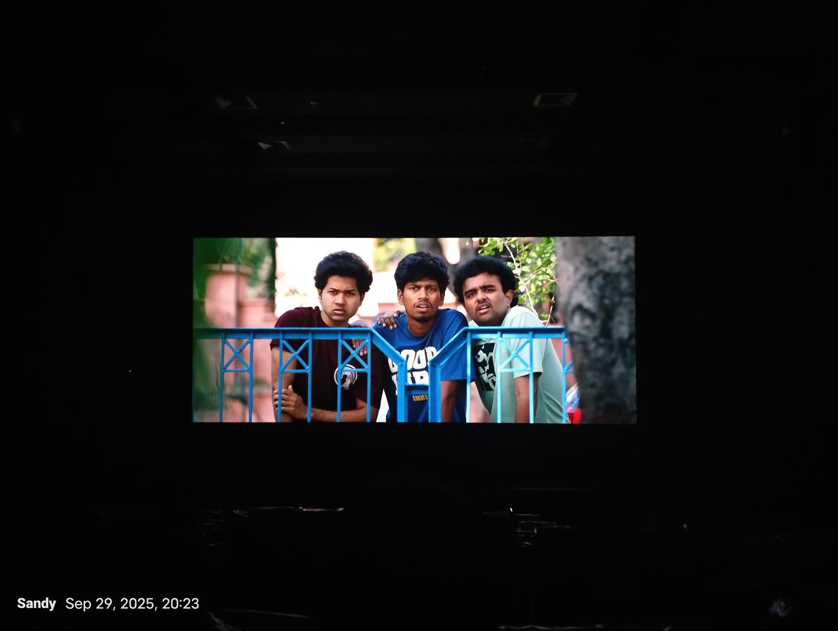 sandyy_2910's tweet photo. #LittleHearts (Telugu) review. Actors perf. Songs good and funny. Jokes worked with the flow. 2nd half felt lengthy and the climax portion ended so soon which disappointed me a little bit. Other than that, Good theatrical watch! Watched at #EPIQLUXON #LUXON
#SandyX https://t.co/5VKqTkBysR