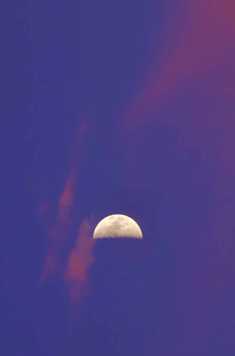 Dipinti di cielo nel crepuscolo.