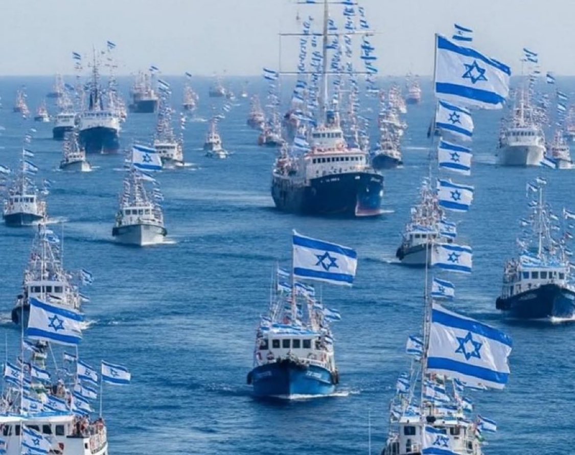 AGunsberger's tweet photo. Izraelci organizují „Modrobílou zeď“, aby čelili Hamásu #Flotilla . Izraelská flotila si klade za cíl čelit teroristickému konvoji šířícímu #Hamas #PallyWood propagandu. #IsraelFightsBack https://t.co/xHnk9JM3AN