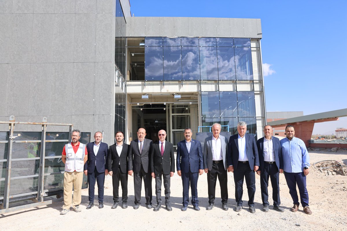 Selçuklu İlçe Başkanımız Sayın Arif Bağcı ve Belediye Başkanımız Sayın Ahmet Pekyatırmacı ile birlikte;

Selçuklu Sporcu Seçme ve Yetiştirme Merkezimizi inceledik, proje hakkında detaylı bilgiler edindik. 

#AKPARTİ #SELÇUKLU #KONYA