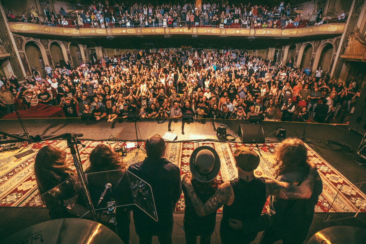 Joliet, thanks for joining us at the stunning <a href="/rialtosquare/">Rialto Square Theatre</a> Theatre! Always a pleasure to turn it up with you in these beautiful historic venues.

Photos by Andy Sapp