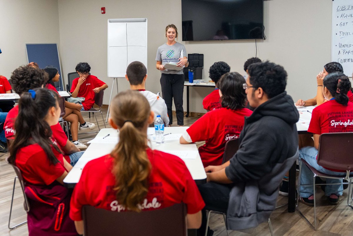 SpringdaleCofC's tweet image. 🎉 Our Junior Leadership class kicked off last week at the Springdale Recreation Center!
From orientation and introductions to exciting team-building activities, this incredible group of ninth-grade students is already beginning a journey of growth, confidence, and leadership.