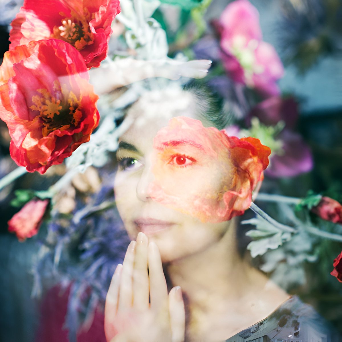 Meet Anna Condo <a href="/a1111ac011d0/">Anna Condo</a>  -an Armenian-born, French-raised artist whose career spans filmmaking, photography, and now digital &amp; blockchain art. 

Trained in applied arts, art history, archeology, and drama, she has lived between Paris and New York, worked in acting and film