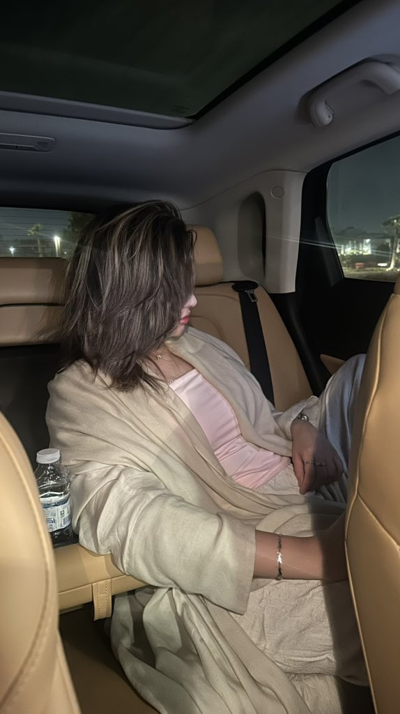 Quitlli's tweet image. 