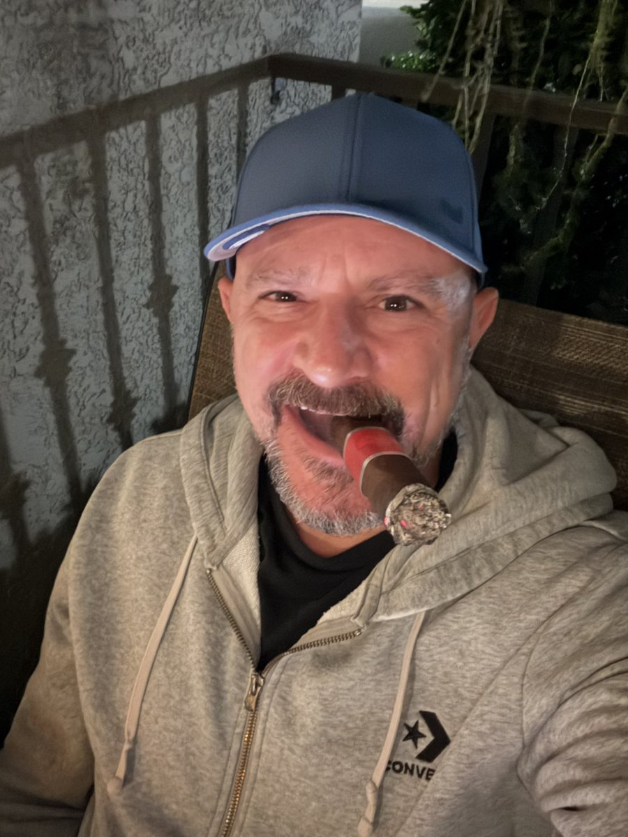 BtmPupOC tweet media