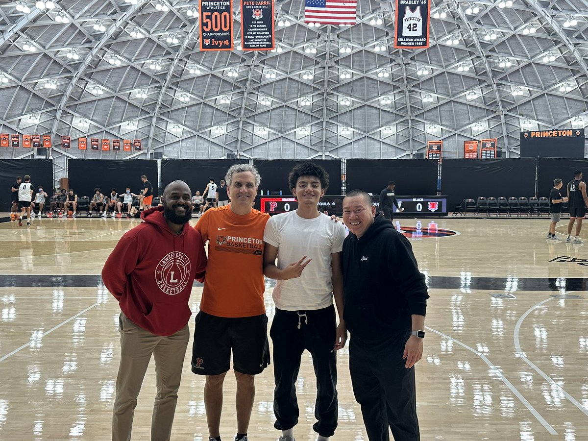 2027 Lawrenceville Guard Jayden Lau is gaining traction as a combo guard prospect. 

Princeton hosted the 6-foot-3 junior for an unofficial Saturday, &amp; Penn was also in to see him last week. 

La Salle offered last week, and he’s also heard from Harvard, Yale, &amp; Dartmouth.