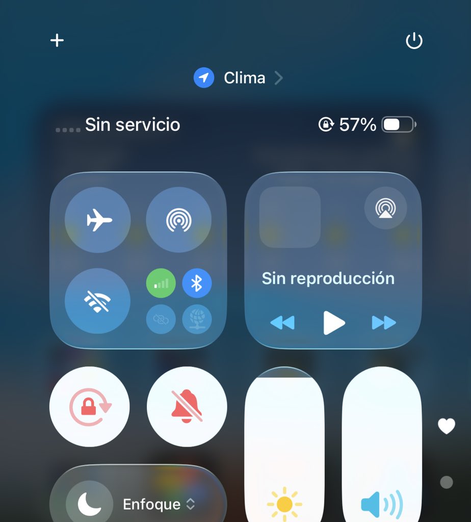WRICARDOROMERO's tweet photo. Definitivamente, el servicio de @MovistarCo es decepcionante, prometen una nueva red, un mejor servicio y de eso nada más de un mes con fallas, que para poder tener señal y datos, hay que estar en Campo abierto @Superservicios me imagino que la factura si llega puntual y completa https://t.co/Ue85TP2xa8