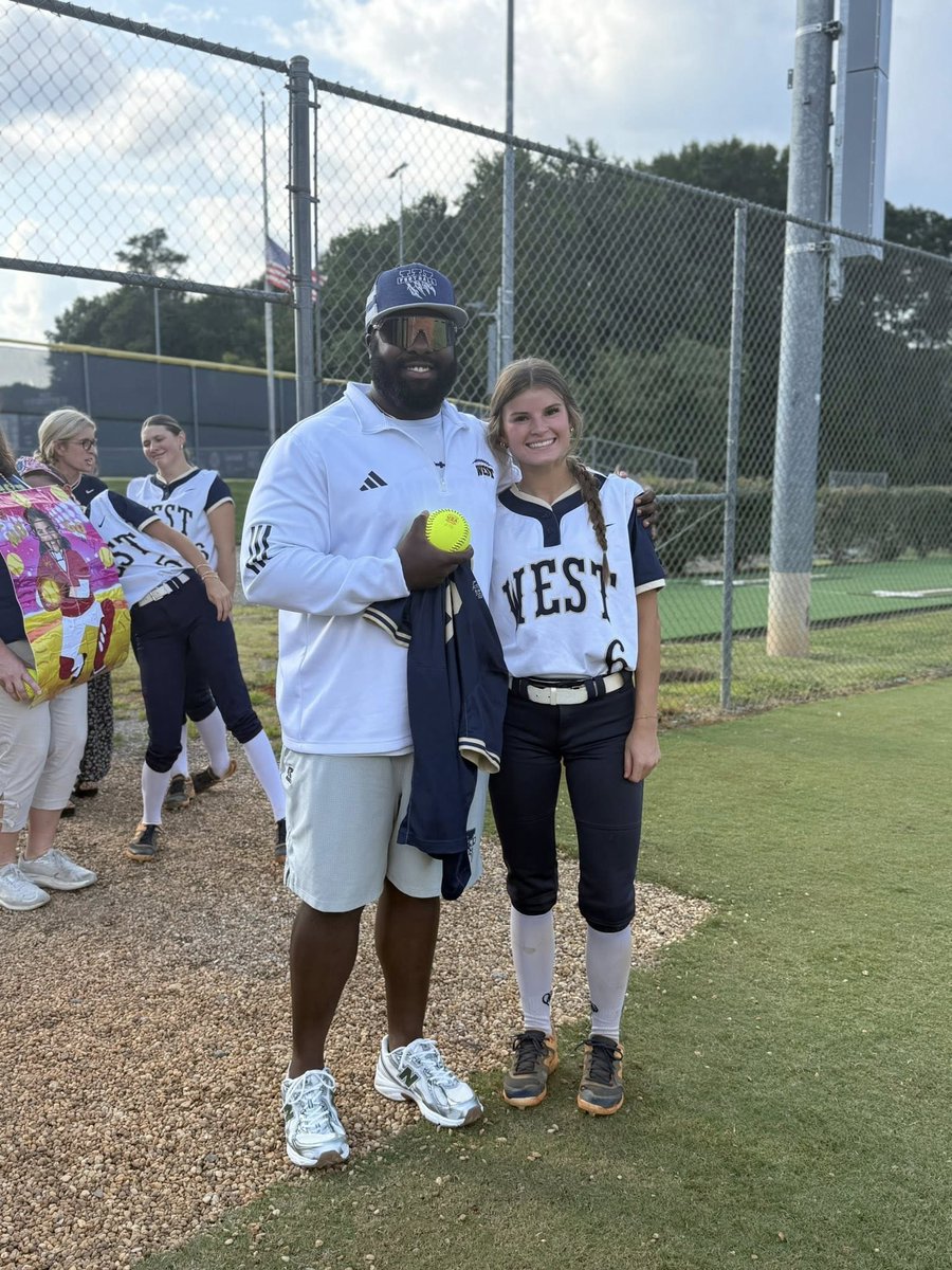 westsoftball20's tweet image. West Forsyth Softball L O V E S their teachers! Just before fall break we celebrated them on the field. Thanks for all you do to teach and better the girls every day in class 📚🥎