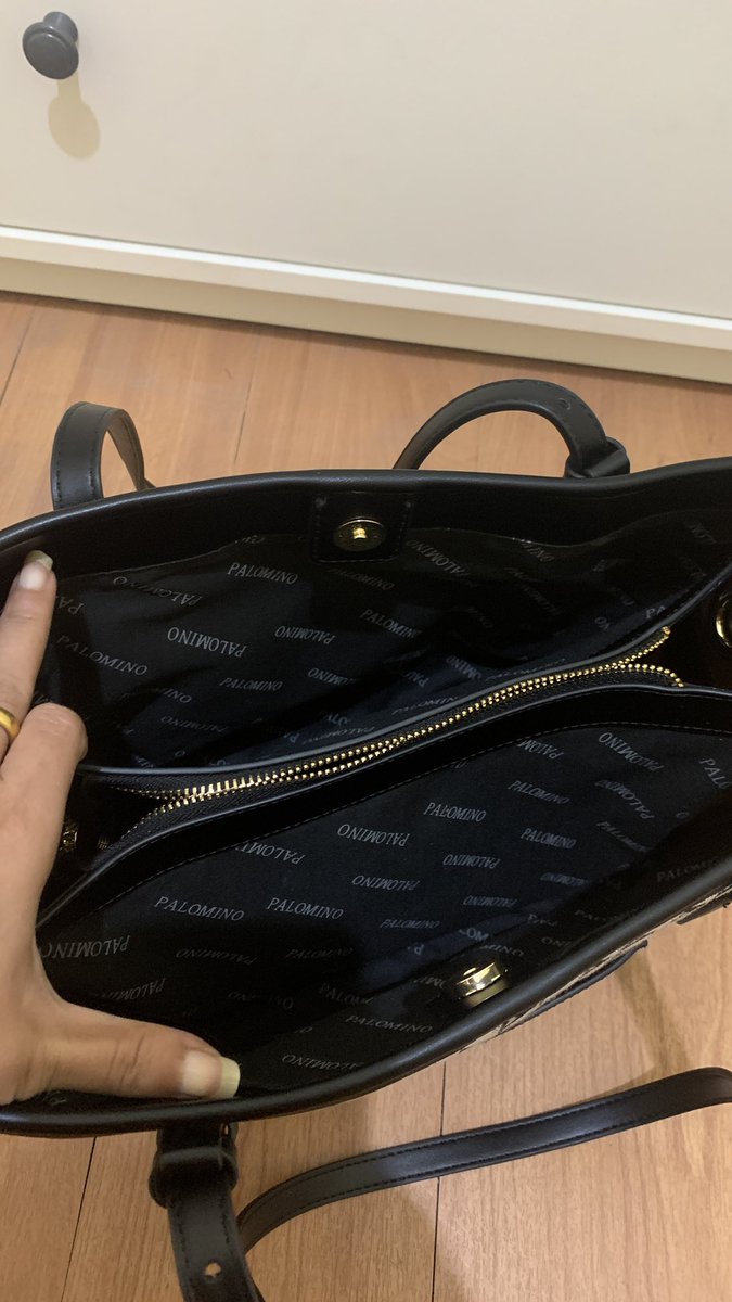 _tumila's tweet photo. Wts tas totebag palomino. masih sangat mulus. Baru dibeli tanggal 14 september. Jadi baru dipakai beberapa kali. Hardware masih kinclong semua. Tali panjang masih diplastik, belum dipakai sama sekali. Harga 300k https://t.co/sqYWkxvuII