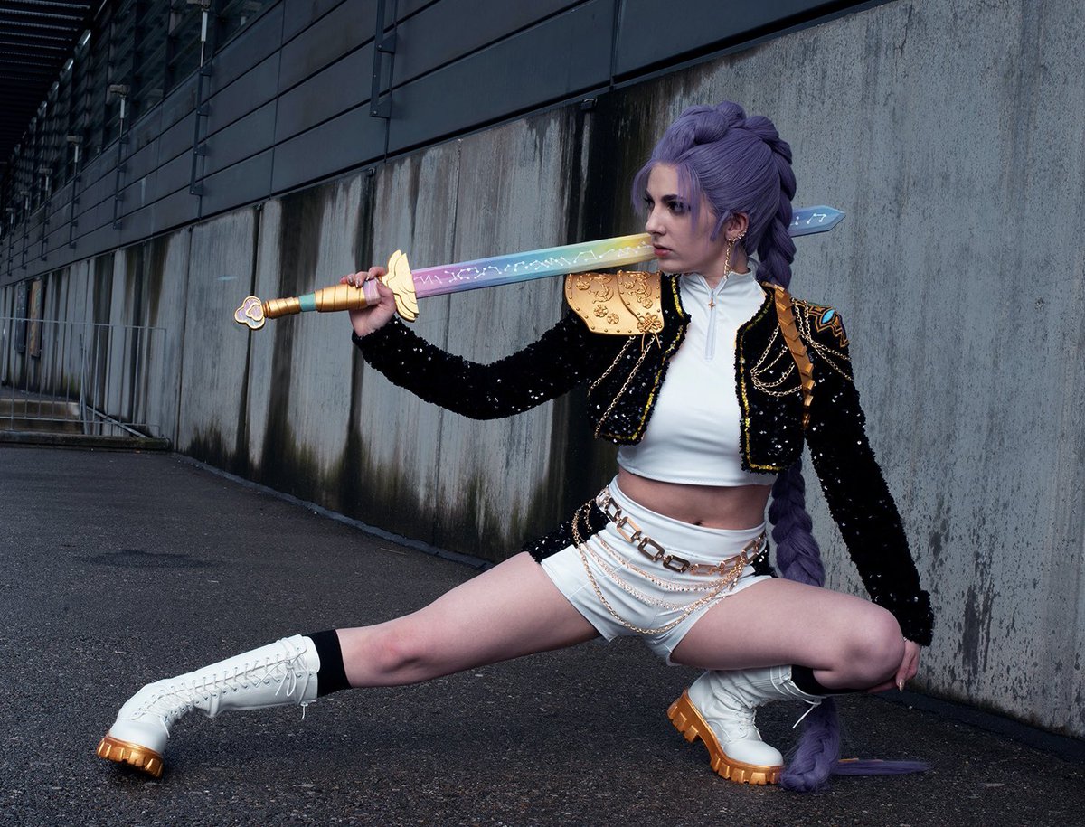I made a Rumi Cosplay 👀💗