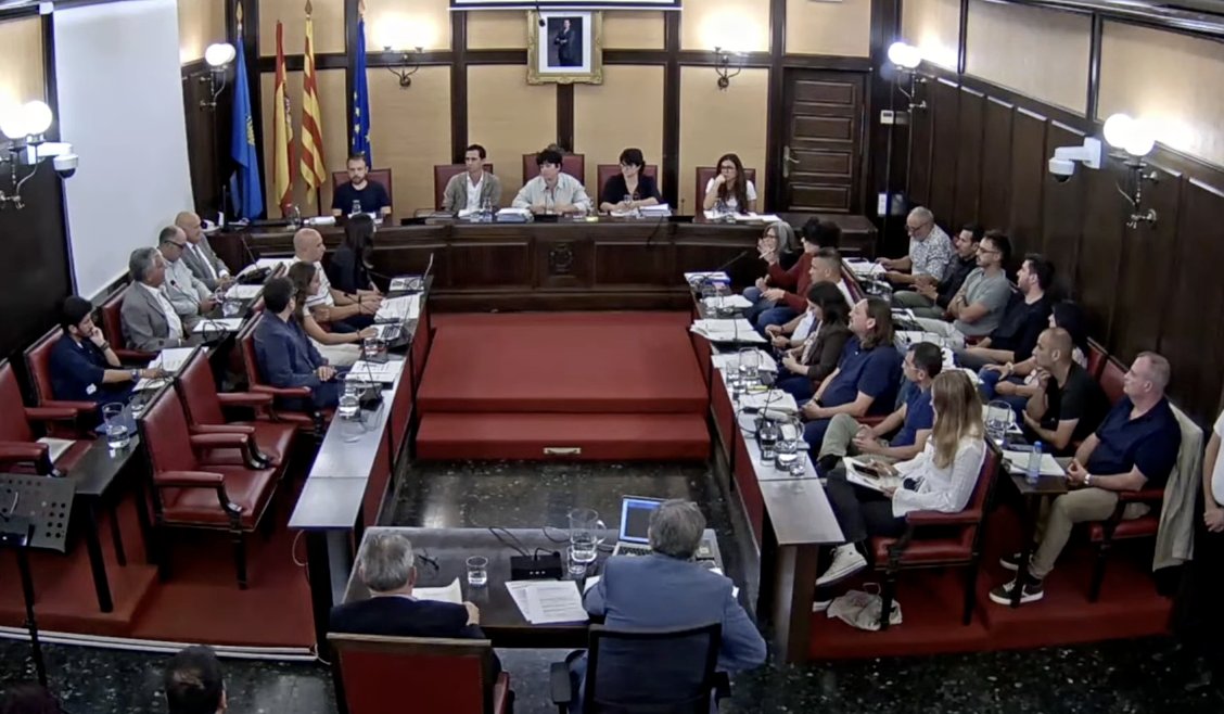 🌹 El #PleGramenet aprova la moció de suport al Correllengua 2025, que reivindica la normalització del català i fomenta la cohesió social.
#SantaColoma