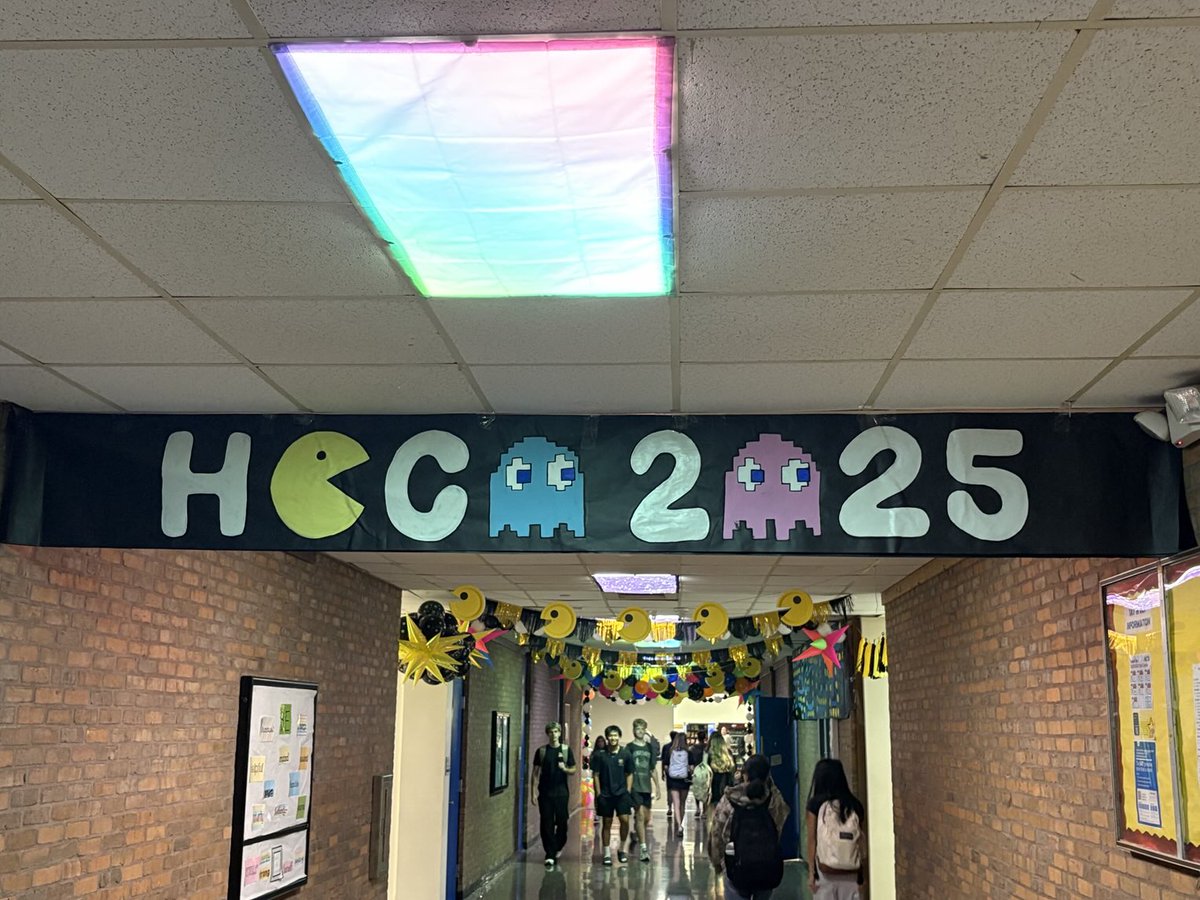 FWoodG's tweet photo. FHS excited to decorate our hallways for “HOCO Week”! Go Mustangs! #EveryKidEveryDay ⁦@fhsmustangs⁩ ⁦@FisdLearning⁩ https://t.co/KZDNHs4tLk