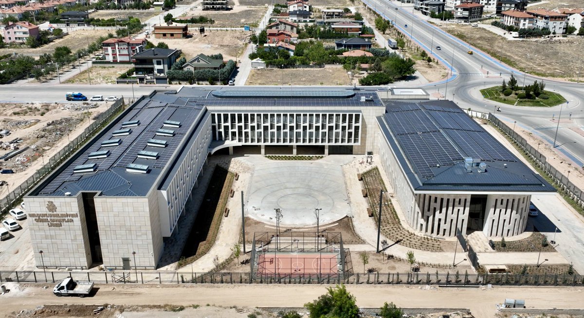 Selçuklu İlçe Başkanımız Sayın Arif Bağcı ve Belediye Başkanımız Sayın Ahmet Pekyatırmacı ile birlikte;

Selçuklu Belediyesi Güzel Sanatlar Lisesi'nde incelemelerde bulunduk. 

Bu güzide eseri ilçemize kazandıran Belediye Başkanımızı ve emeği geçen herkesi canı gönülden tebrik