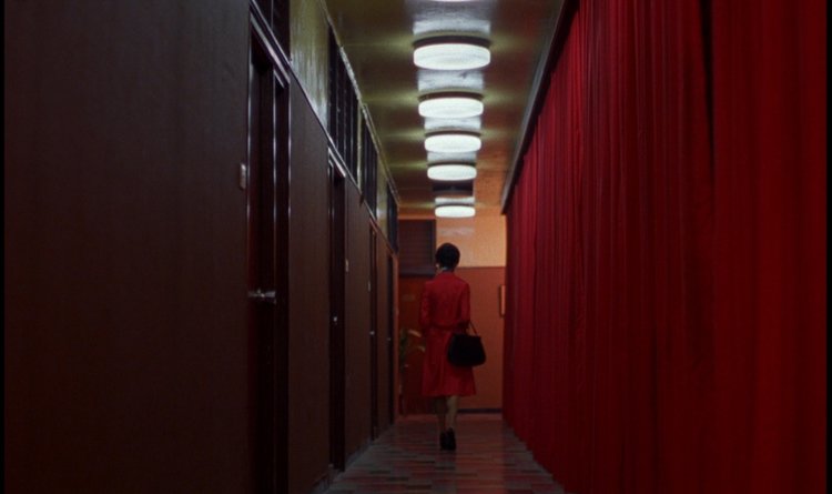 Happy 25th anniversary to Wong Kar-wai's 'In The Mood For Love', which premiered in Hong Kong on this day in 2000.