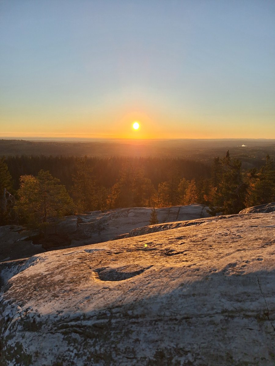 JudiMantere's tweet image. And now sunset from another peak, Akka-Koli, Koli National Park 🇫🇮 #Finland #Koli
@DiscoverFinland