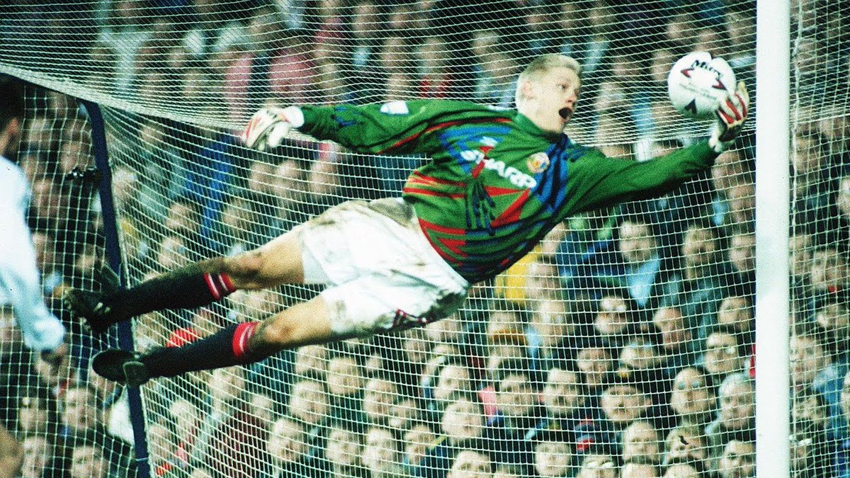goalkeepersdiff's tweet image. &quot;He had no chance of beating Schmeichel from there, but it was always worth a try&quot; - Alan Parry
