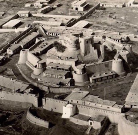 jeetsidhu_'s tweet image. After Gen. Hari Singh Nalwa conquered Peshawar and collected tribute from local tribes he constructed Fort Jamrud (10 foot thick walls, octagon shape, two layers of walls) to protect the Khyber Pass, the Sikh Empire’s north west frontier.