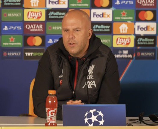 "Win, lose or draw - if you want to compete for trophies and wear a Liverpool shirt you have to give your all and play with good football."

"We conceded so many chances against Palace, so we can improve and those things I will show them tonight to the players."

🎙️Arne Slot