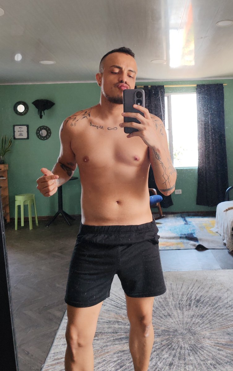 mousechill's tweet image. First... Let me take a selfie!!!!
.
.
.
.
#420 #viral