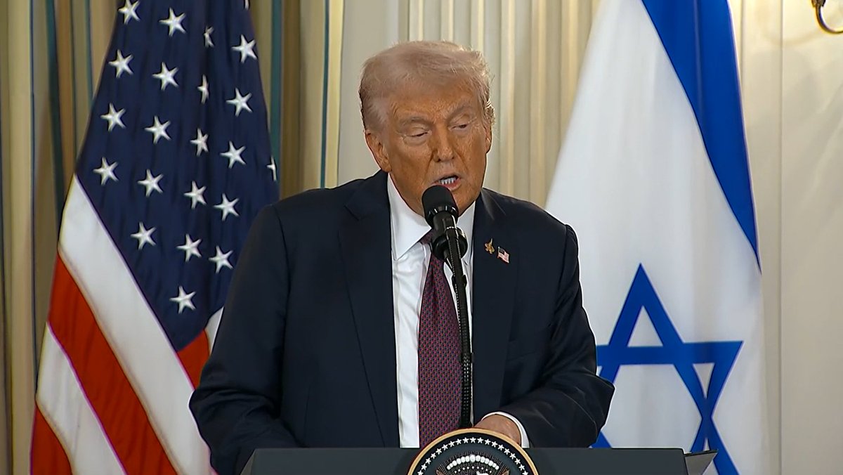 While announcing the #IsraelPalestine ceasefire, #Trump thanked an array of world leaders, from middle east to Europe, he even mentioned the Pak PM but didn't mention the leader of the world's biggest democracy. Strange!