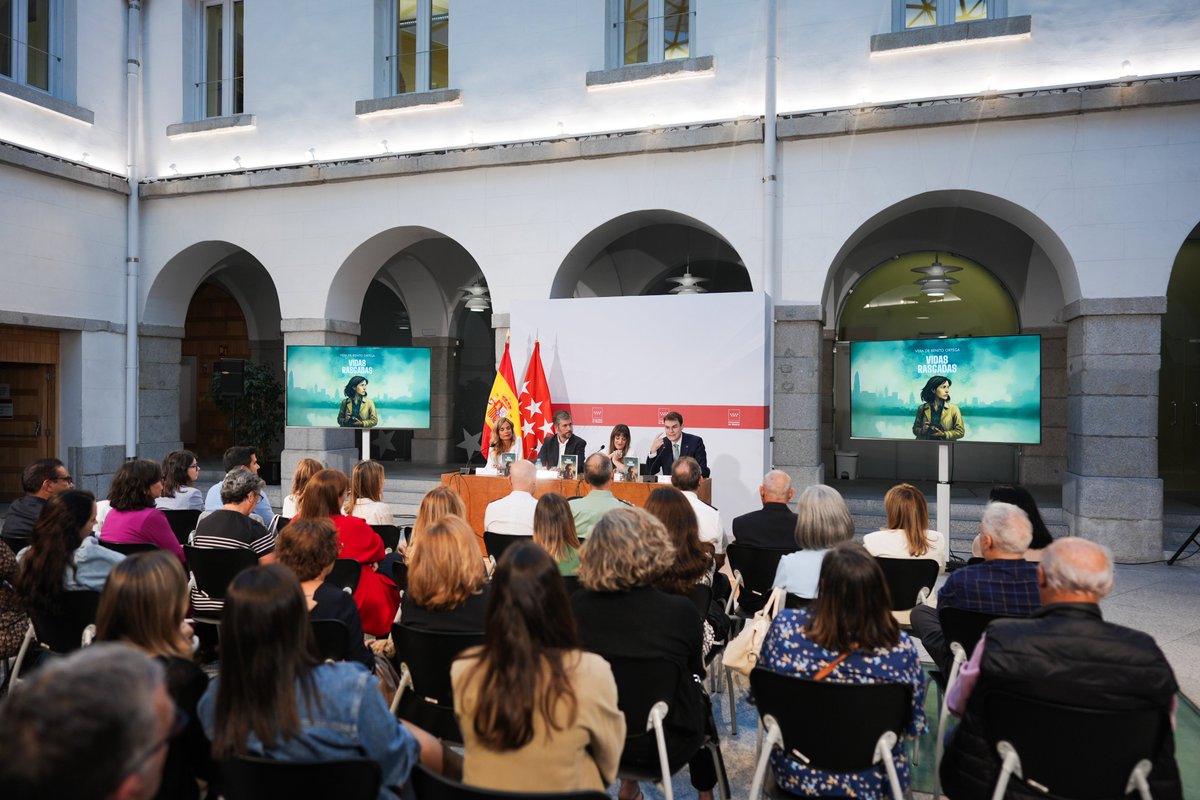 ⚫️ La Comunidad de Madrid, en la presentación del libro Vidas rasgadas para honrar la memoria de las víctimas del terrorismo.

👉 El consejero <a href="/MA_GarciaMartin/">Miguel Ángel García Martín</a> ha recordado la necesidad de que perviva siempre la verdad sobre el olvido.

+Info: c.madrid/586vg