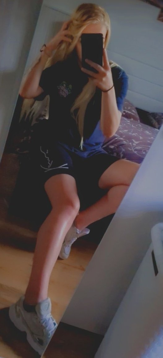 MoneydomSharon's tweet photo. Mein abo muss verlängert werden .. ist ein Netflix Loser am start ? https://t.co/sod45JwIPb