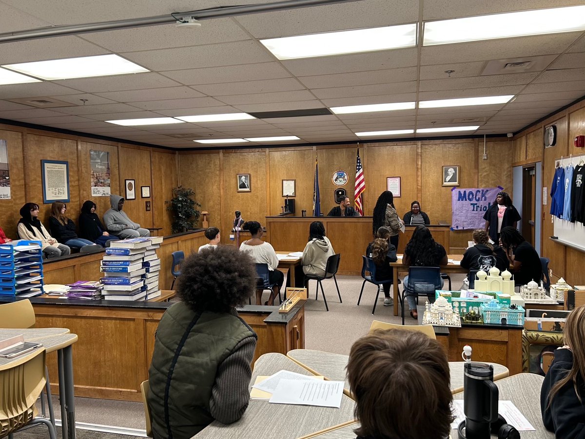 The Titans are doing great things! Mrs. Curcio and Mrs. Smith took students to tour Wayne State University and experience the campus! Also, Mr. Vukich's students took to the courtroom for mock trial!