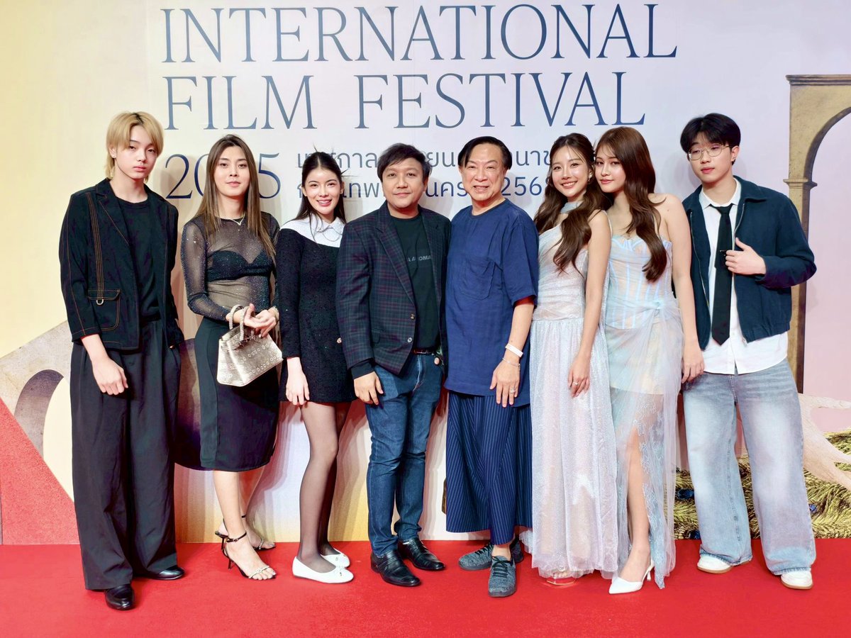 GybProject's tweet image. ร่วมงาน 𝗕𝗮𝗻𝗴𝗸𝗼𝗸 𝗜𝗻𝘁𝗲𝗿𝗻𝗮𝘁𝗶𝗼𝗻𝗮𝗹 𝗙𝗶𝗹𝗺 𝗙𝗲𝘀𝘁𝗶𝘃𝗮𝗹 𝟮𝟬𝟮𝟱 /𝗕𝗞𝗞𝗜𝗙𝗙 𝟮𝟬𝟮𝟱
The Pinnacle Hall ชั้น 8, ICONSIAM
#BKKIFF2025 #galapremiereTeeYod3
#ธี่หยด3
#มิ้นท์ธัญญาพร #อิ่มเอมเบญญาภา
#กรั๊นจ์สาริศา 
#mintthanyaporn
#GYBentertainment #ballGYB