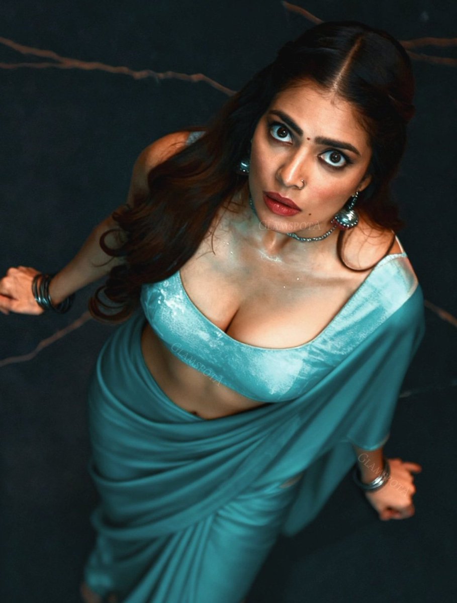 #malvikamohanan 🍒