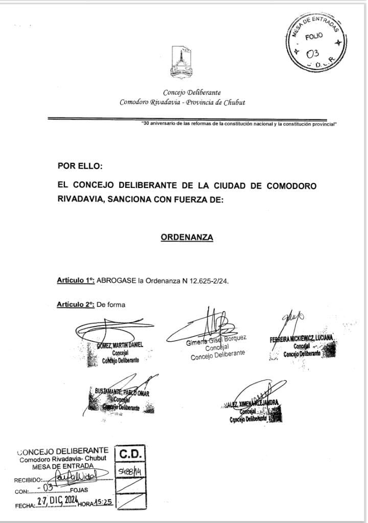 <a href="/LinaresCarlosCR/">Carlos Linares</a> Senador, avísele a sus concejales. Fueron ellos los que impulsaron y votaron esta locura. Gracias al bloque Arriba Chubut hoy tenemos pirotecnia. 

Desde Despierta Comodoro votamos en contra y en diciembre presentamos la abrogación de la ordenanza. Le pido un poco de coherencia.