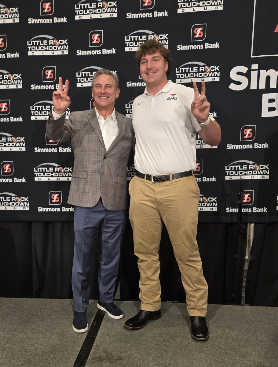 When the #PonyExpress comes to Little Rock, you show up. 
Thank you <a href="/CHickman_12/">Collins Hickman</a> and <a href="/WLJSportsLaw/">WLJ Sports Law</a> for having me at the <a href="/LRTouchdownClub/">LR Touchdown Club</a> today. 
#PonyUp ✌️ 
#SMU #SMUFootball #Oline