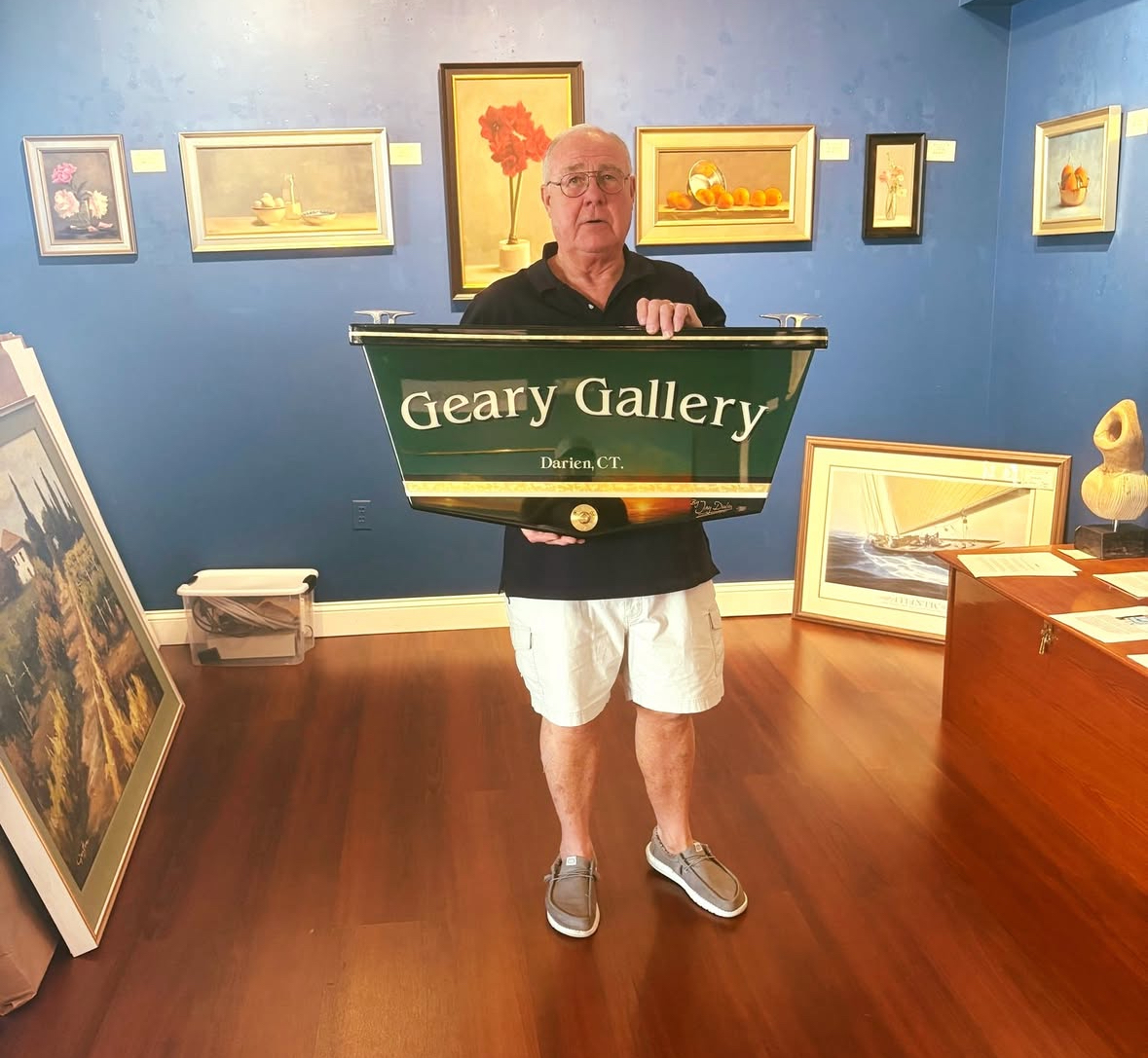 From jerseys to seashells, baby shoes to wedding bouquets — our custom shadowboxes turn the things that matter to you into art. What would you frame? <a href="/GearyGallery/">Geary Gallery</a>  #CustomFraming #KeepsakeShadowbox #DarienCT gearygallery.com/accent-picture…