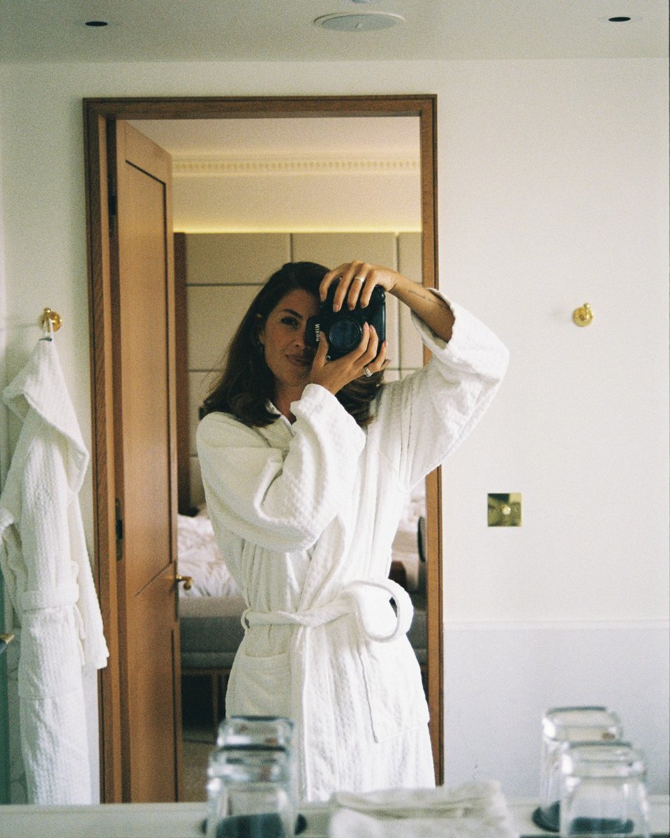 FSTowerBridge's tweet image. Postcards from a #fourseasons stay captured by @/lexduff 📸✨

Book your stay at our luxury oasis in historic London via the link in our bio! 

#fourseasons #fstowerbridge #cityoflondon #towerbridge #londonhotels