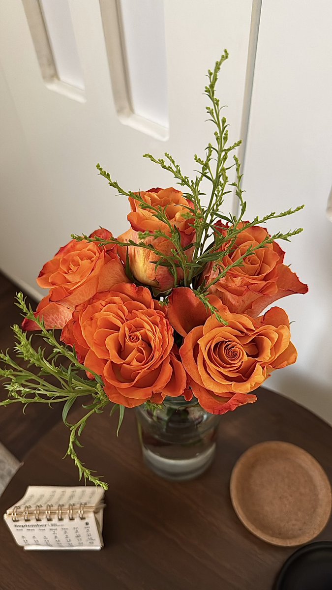 Na_iiw's tweet photo. 🧡🕯️☕️🪵🌱🍁 https://t.co/zaM8y8D7f4