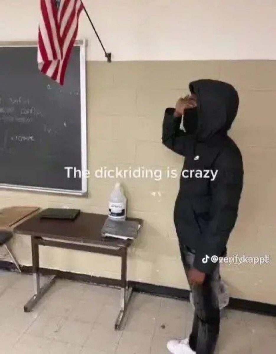 I tried making a undertale/Deltarune ship tier list but I ended up putting dessriel in the highest tier and literally everything else in the “i dont fucking care” tier