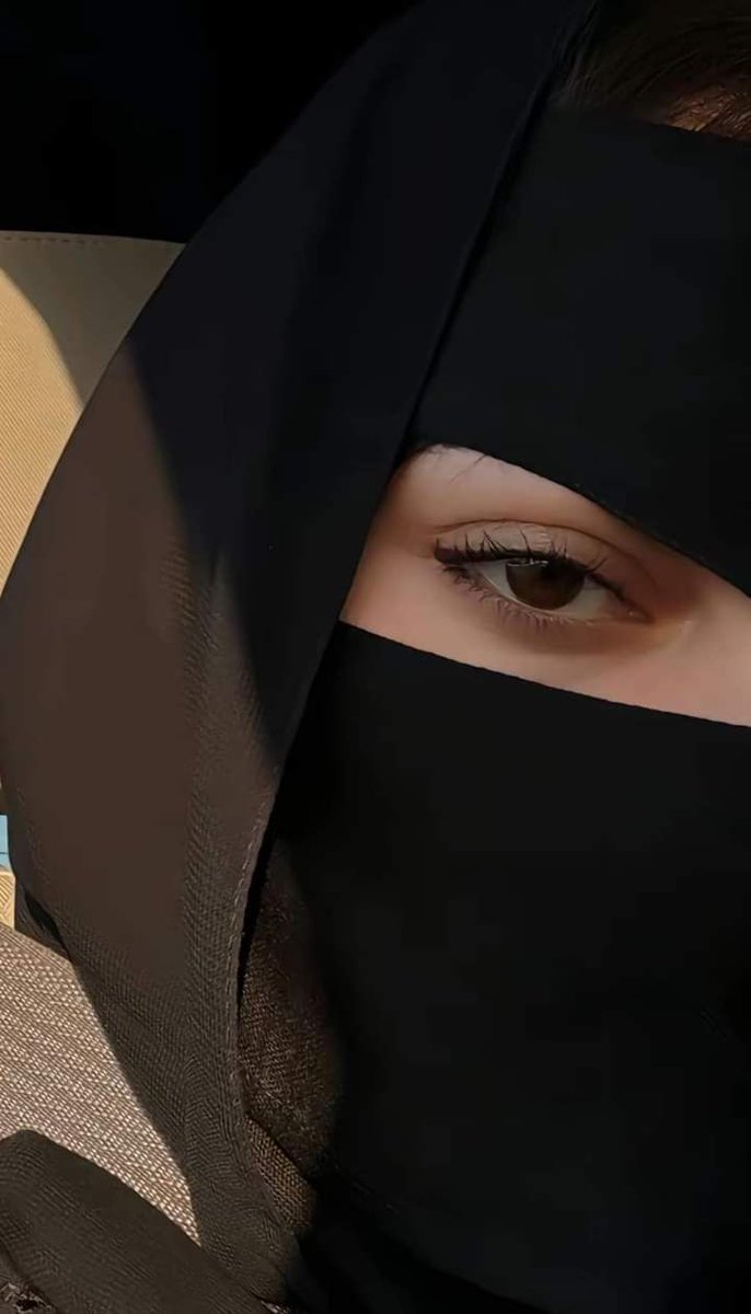 مساء الخير والسعادة، 

           *`"‌هل تآمن بالحب من أول نظرة"✓`*

  نعم، ممكن يحدث
 *- لا، الحب يحتاج وقت