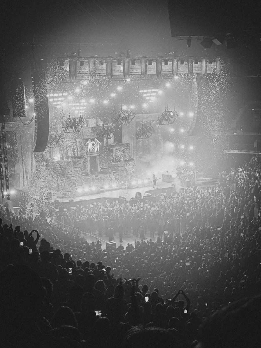 Evoo_TV's tweet photo. A few photos from #sleeptoken in Cleveland on Saturday. I have been to plenty of concerts in my life time and NO ONE does a better live performance then Sleep Token https://t.co/IzVf9us0ZM