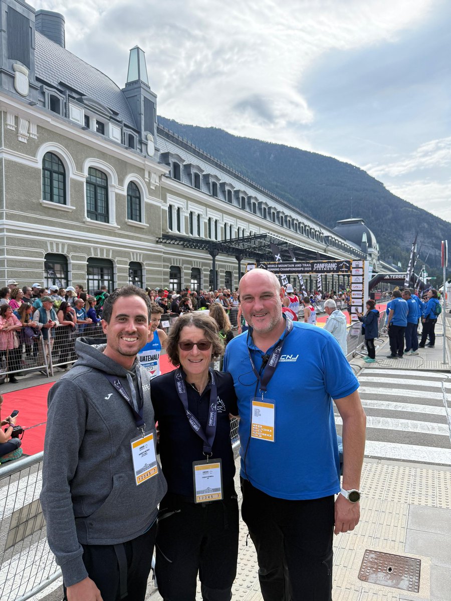 Nuestro amigo y miembro del <a href="/GuerreroGredos/">Trail El Guerrero - Gredos</a> Alberto Muñoz ha formado parte del Comité Organizador del Campeonato del Mundo de Carreras de Montaña y Trail Running que se ha disputado este fin de semana en Canfranc.

Detrás de cada gran carrera... hay siempre un gran equipo 🙌⛰️