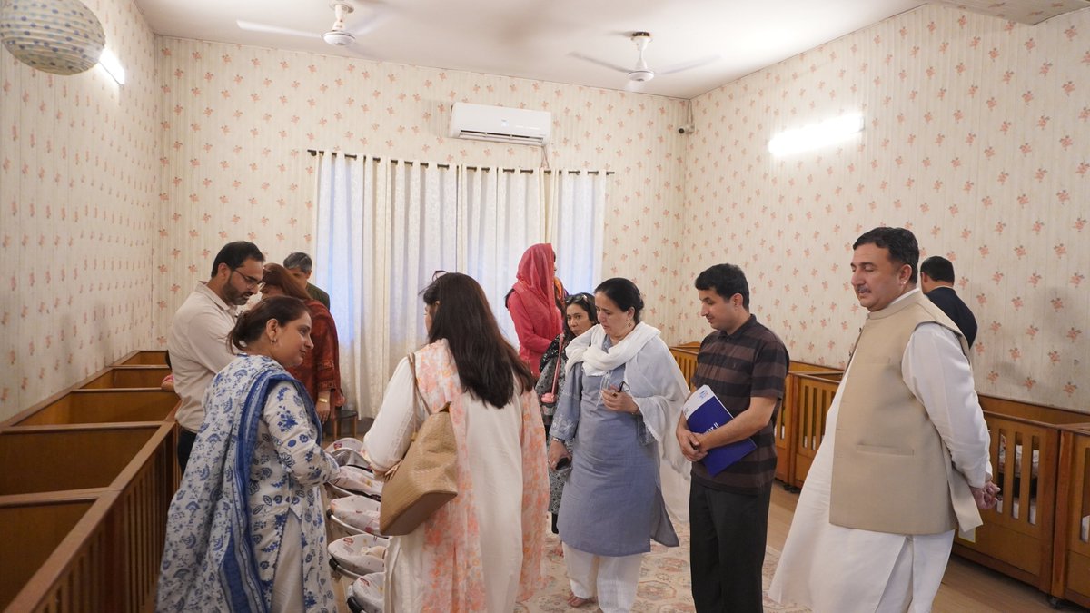 PJNPakistan's tweet photo. #AawazII KP Provincial Forum delegation visited Punjab Child Protection & Welfare Bureau (#CPWB) where team shared child-friendly practices, trauma-informed care and CPWB’s vital role in protecting child rights through strong coordination with law enforcement and judicial bodies. https://t.co/a9Px0vGtfP