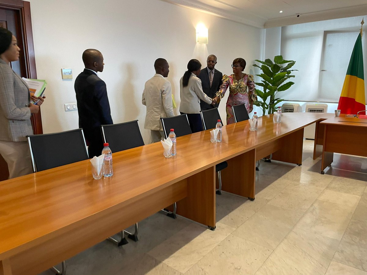 modeste_moukala's tweet photo. Nous avions rencontré Madame la Ministre de l’Environnement @ASoudanNonault pour présenter notre vision de la LCOY Congo et YED 2025.
Elle avait exprimé son soutien total, apportant un appui institutionnel fort à notre initiative. https://t.co/Ed8Tb1plg7
