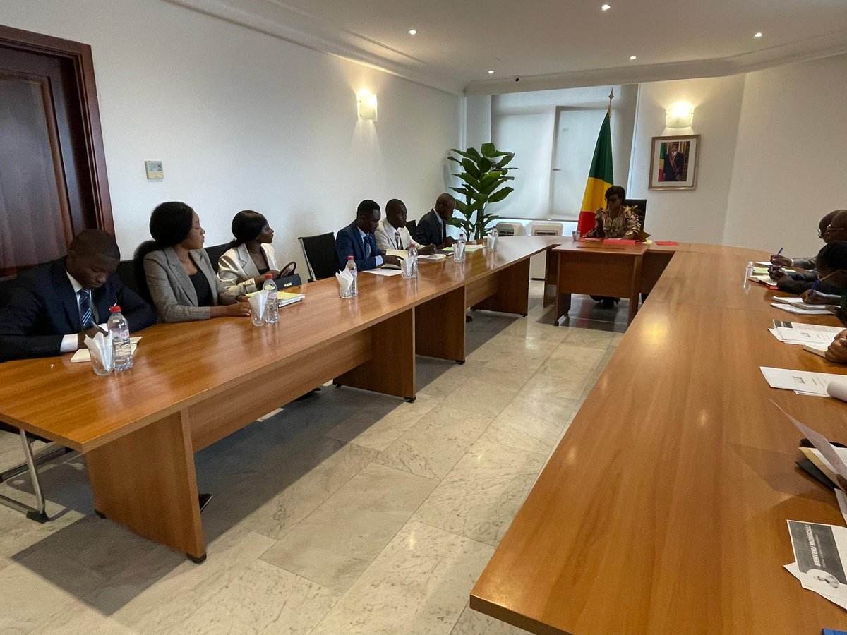 modeste_moukala's tweet photo. Nous avions rencontré Madame la Ministre de l’Environnement @ASoudanNonault pour présenter notre vision de la LCOY Congo et YED 2025.
Elle avait exprimé son soutien total, apportant un appui institutionnel fort à notre initiative. https://t.co/Ed8Tb1plg7