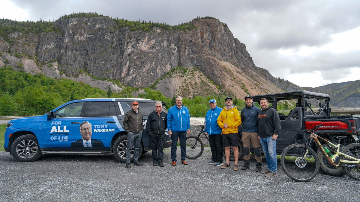 TonyWakehamNL's tweet photo. Stopped at the iconic Man in the Mountain lookout with PC Candidate Hal Cormier.

We had a great conversation with the Humber Valley Multipurpose Trailway group about the importance of maintaining safe, accessible spaces for residents and visitors alike.

Investing in our trails and natural landmarks means building stronger communities and opportunities for ALL of us.