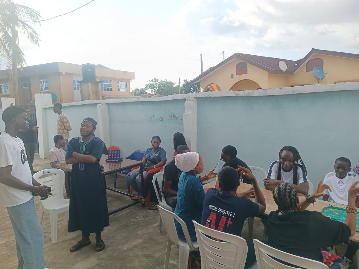 gdgosogbo's tweet image. next one!

#GDGOsogbo #DevHangout #OsogboTech #Community #ThankYou #GoogleDeveloperGroups