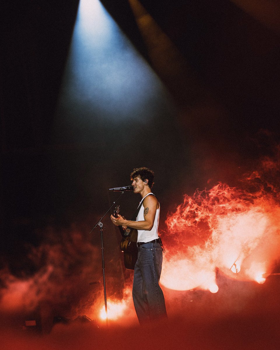 ShawnAccess's tweet photo. No better feeling than a hometown show ♥️ #OnTheRoadAgainToronto, thank you for making last night so special. https://t.co/jkQYJIAyPg