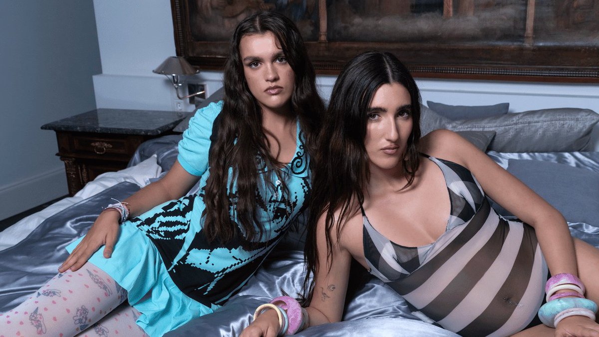 🎶 <a href="/judeline__/">judeline</a> y <a href="/amaiaromero/">amaia</a> lanzan su nueva colaboración: 'Com Vocé'

Las artistas despiden el verano con este himno pop muy esperado por sus fans, quienes ya habían avistado las primeras pistas a través de redes sociales

✍️ <a href="/_mariacorral_/">maría♡</a> 

22minutoscon.com/2025/09/29/com…