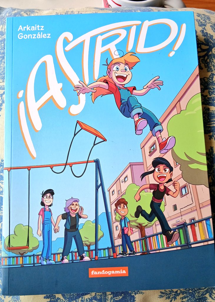 soyintrovertida's tweet image. #LeeComics ... #Astrid ha sido un viaje maravilloso y encantador... me llevó a los buenos tiempos de GiantDays (salvando las diferencias, obvio), obra que echo mucho de menos... un dibujo adorable y una historia fresca, moderna y divertida... recomendable👏👏👏con @Fandogamia