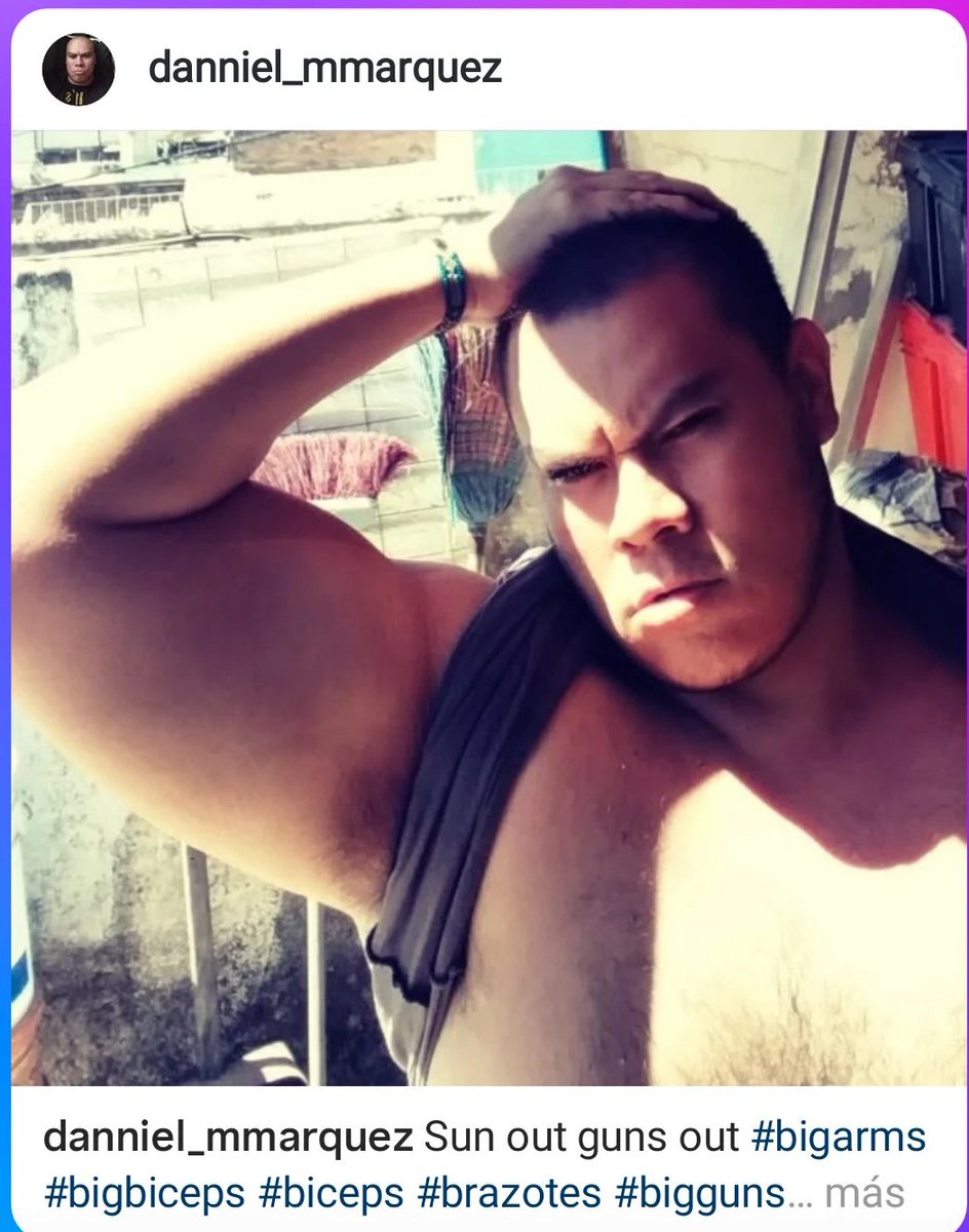 DanielMarquezWD's tweet photo. Mi brazote #- My Big arm #bigbiceps #bigarms #brazotes #muscle #musclegay #musclebear #osogay #beefy #gainer #muscles #musculoso https://t.co/cU6zHnb51M