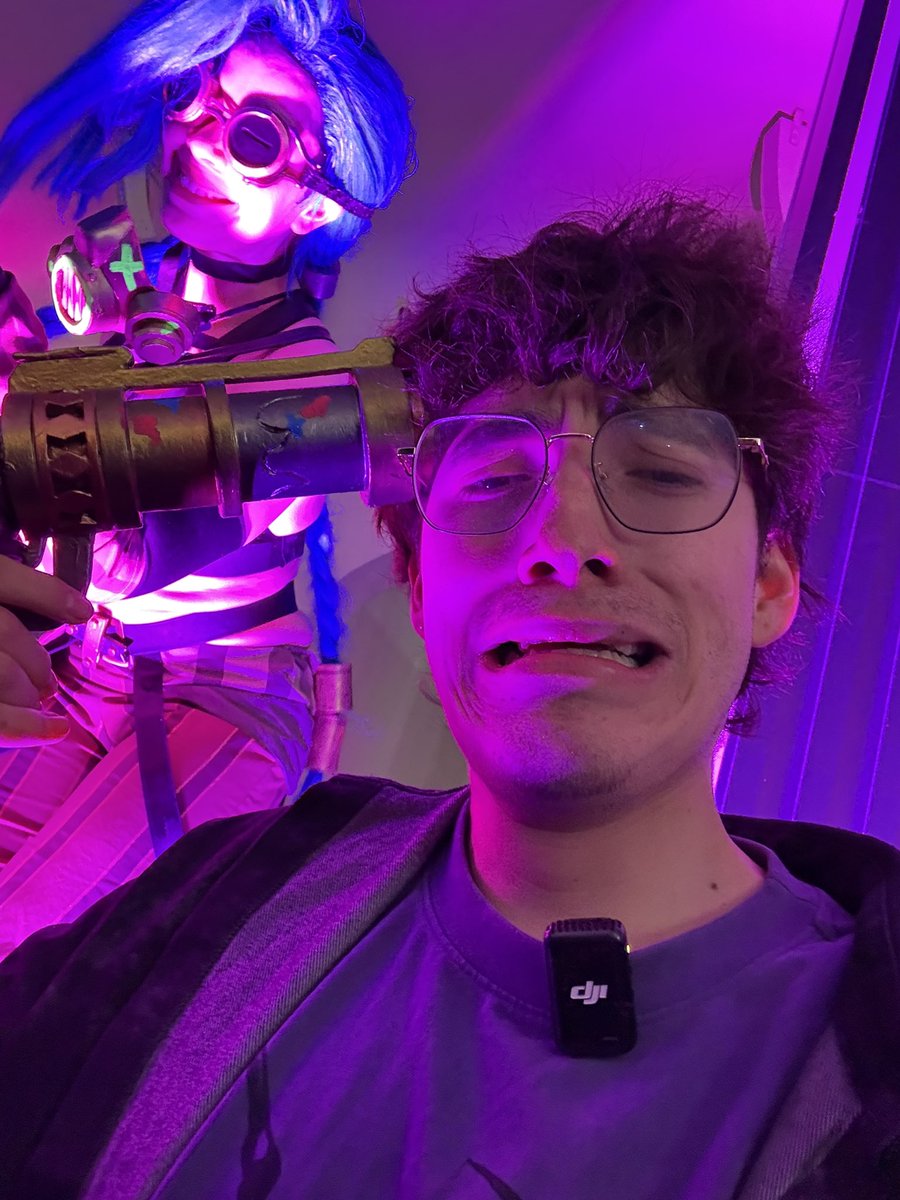 Glogloking tweet media