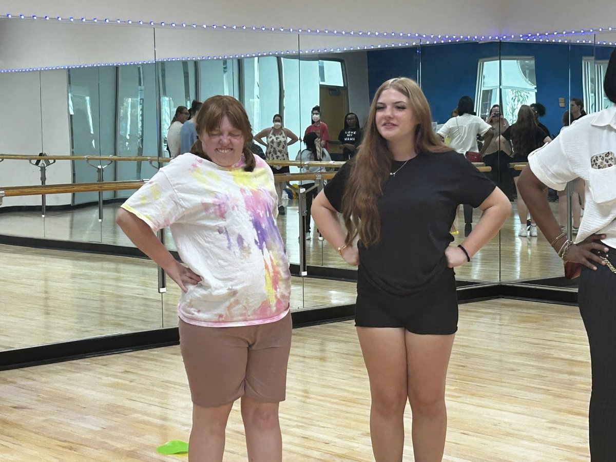 A few weeks back our GMS/MCM cheerleaders had the pleasure of visiting the SOMO Cheer Squad at The View! They had the opportunity to learn similarities they share and how much they all love cheer! #FutureReady #FutureStrong #PushBoundaries